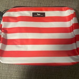Scout insulated makeup bag